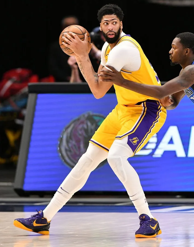 包含冲刺阶段菲尼克斯太阳复出首秀——德甲节点到来；态度坚定；轮换策略成焦点的词条