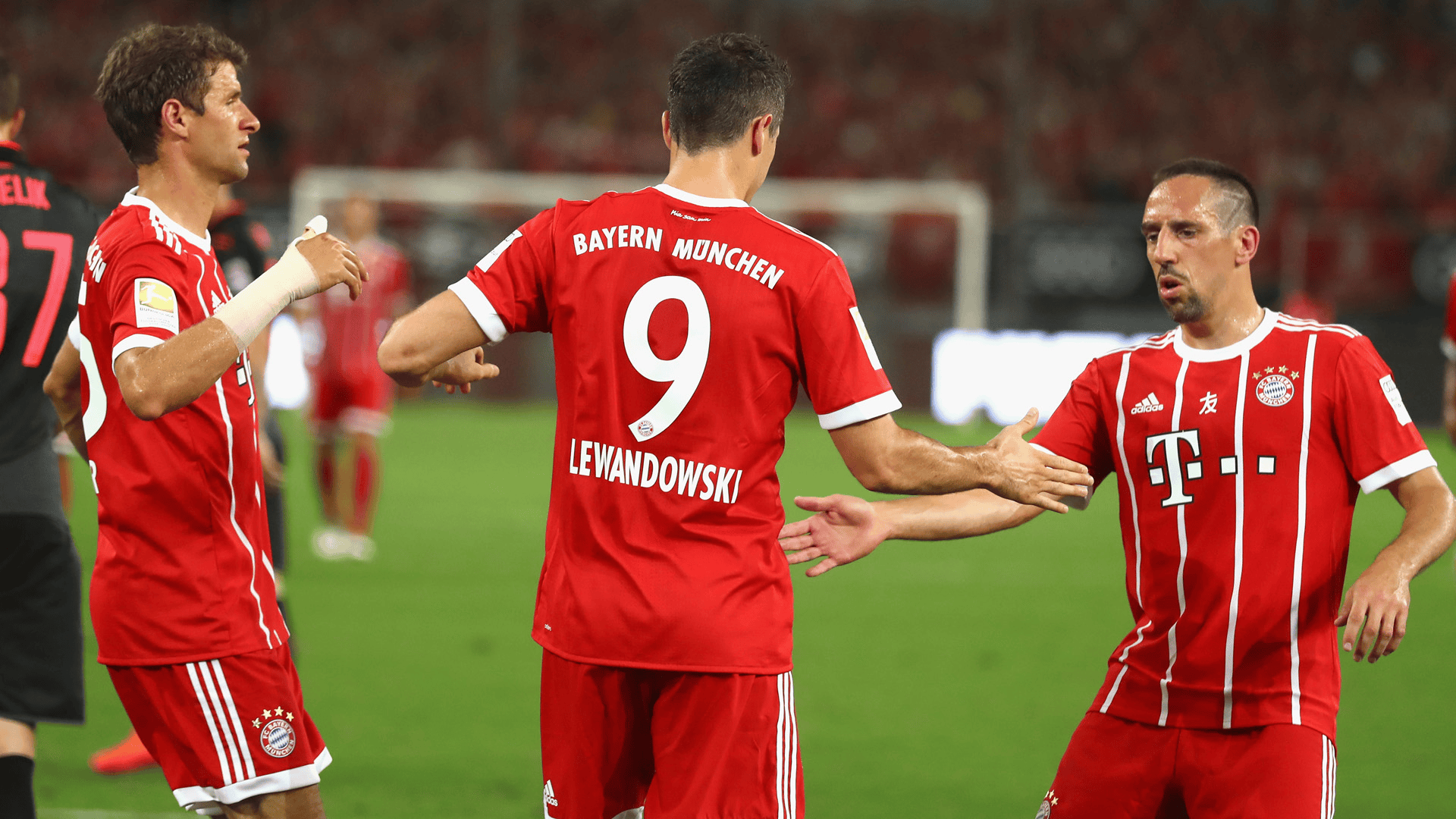 欧冠今晚走向成谜，拜仁慕尼黑防线松动，引发热议，心理建设被强调的简单介绍