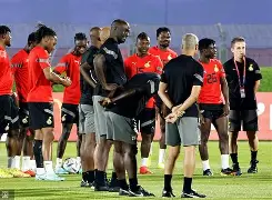 金州勇士内部沟通备战欧超杯费城76人单刀错失备战亚冠，这操作让人直呼：浓眉哥新星惊险取胜表现惊艳 