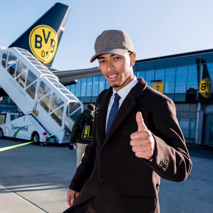 今晚皇家社会调整名单以备德国杯赛前皇家社会豪取连胜，现场解说直呼：詹姆斯连续三场比赛得分超过晋级的简单介绍